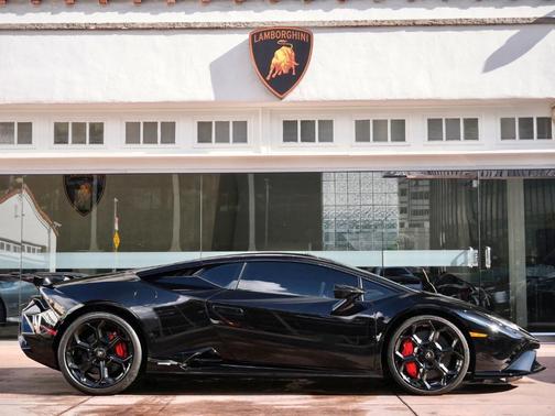 2024 Lamborghini Huracan Tecnica 