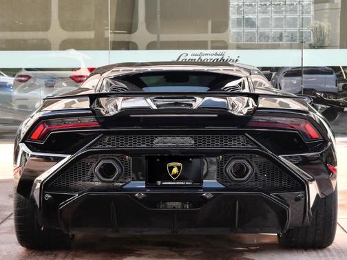 2024 Lamborghini Huracan Tecnica 