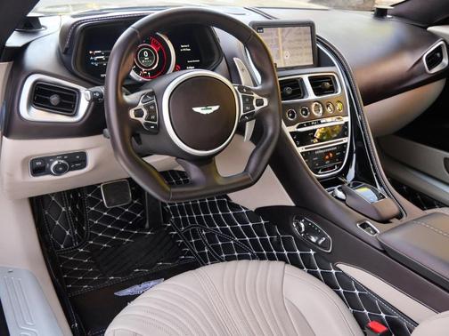 2023 Aston Martin DB11 V8