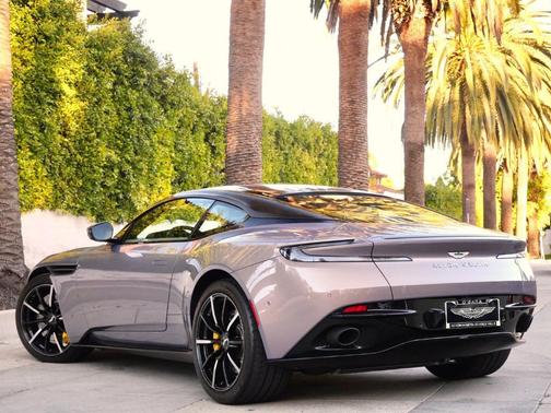 2023 Aston Martin DB11 V8