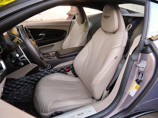 2023 Aston Martin DB11 V8