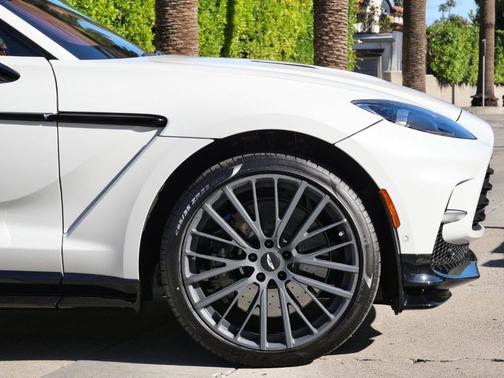 2026 Aston Martin DBX 707