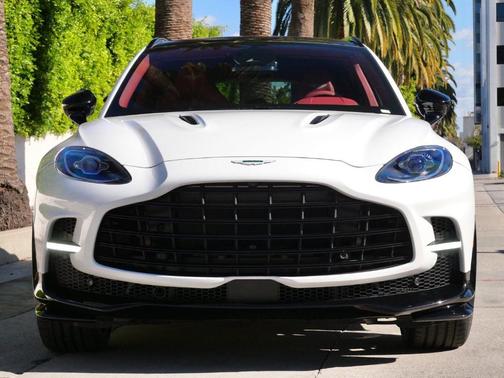 2026 Aston Martin DBX 707