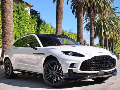 2026 Aston Martin DBX 707