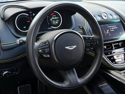 2023 Aston Martin DBX 707