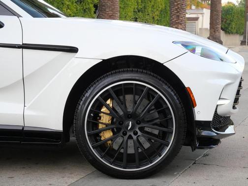 2024 Aston Martin DBX 707