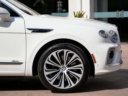 2023 Bentley Bentayga Azure