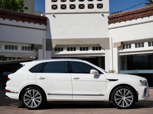 2023 Bentley Bentayga Azure
