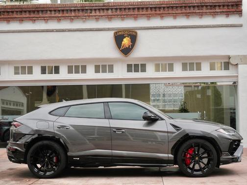 2024 Lamborghini Urus S