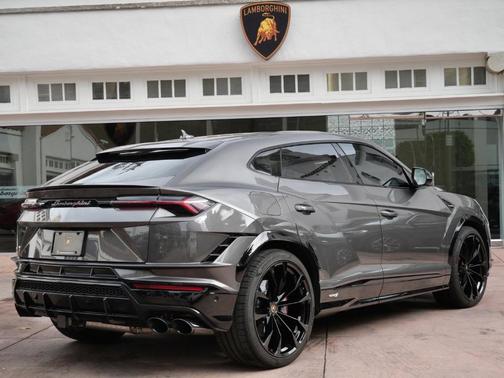2024 Lamborghini Urus S