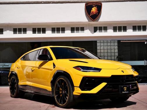 2023 Lamborghini Urus S