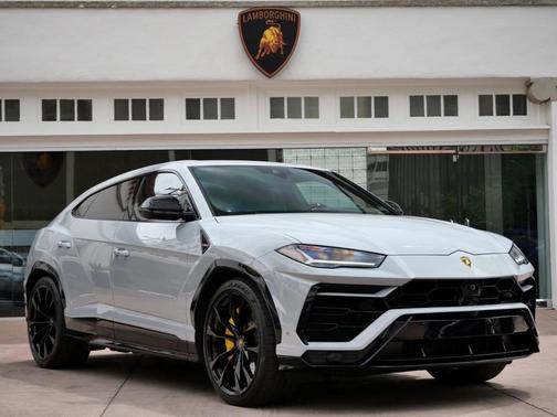 2022 Lamborghini Urus Graphite Capsule