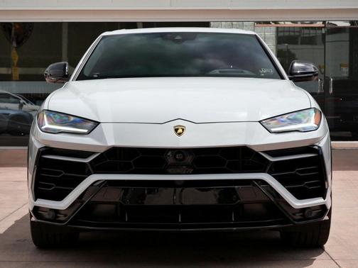 2022 Lamborghini Urus Graphite Capsule