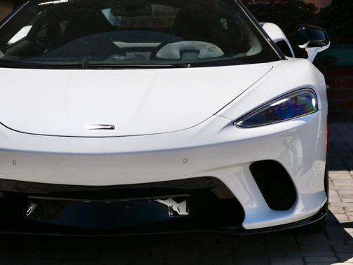 2022 McLaren GT Base