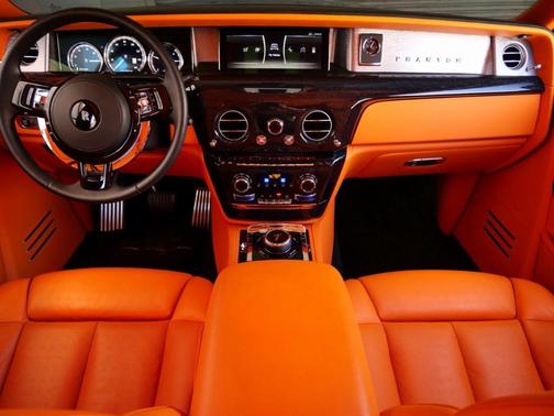 2023 Rolls-Royce Phantom