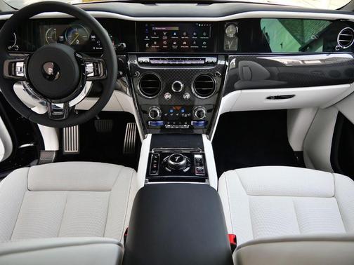 Black Diamond 2026 Rolls-Royce Cullinan