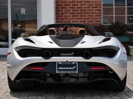 2022 McLaren 720S Luxury