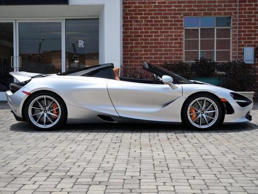 2022 McLaren 720S Luxury