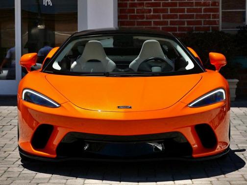 2023 McLaren GT