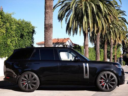2024 Land Rover Range Rover P615 SV