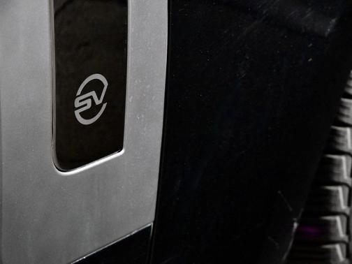 2024 Land Rover Range Rover P615 SV