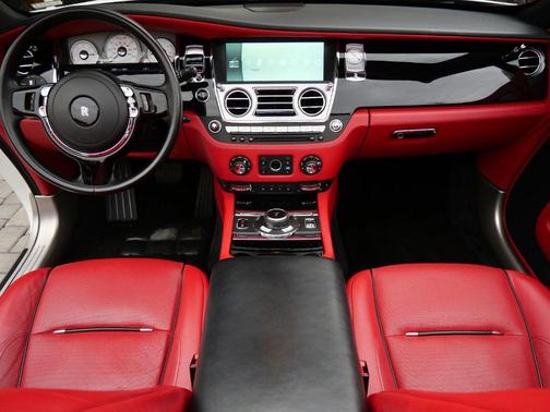 2017 Rolls-Royce Dawn Base