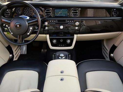 2010 Rolls-Royce Phantom Drophead Coupe 