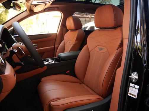 2025 Bentley Bentayga V8