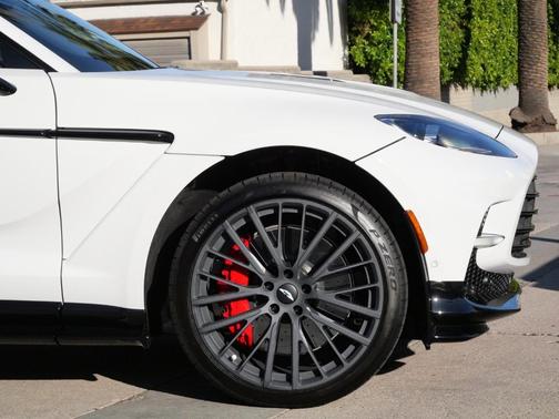 2026 Aston Martin DBX 707