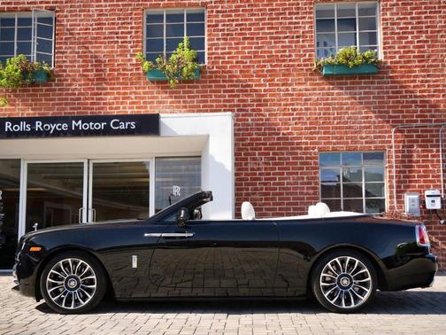 2018 Rolls-Royce Dawn Base