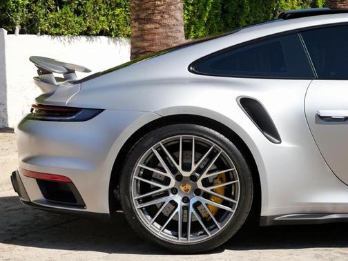 2025 Porsche 911 Turbo S