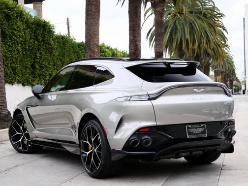 2025 Aston Martin DBX 707