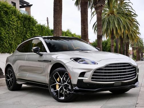 2025 Aston Martin DBX 707