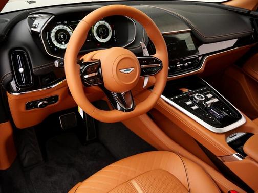 2025 Aston Martin DBX 707
