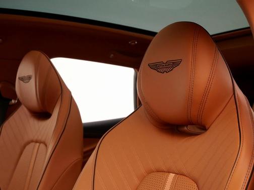 2025 Aston Martin DBX 707