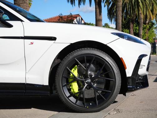 2026 Aston Martin DBX 707