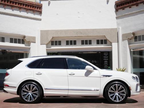 2025 Bentley Bentayga V8