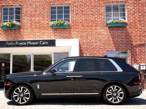 Black Diamond 2022 Rolls-Royce Cullinan