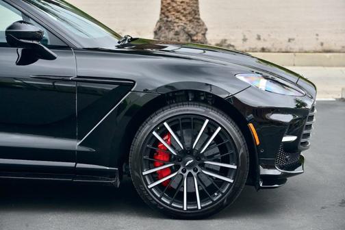 2023 Aston Martin DBX 707