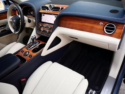 2022 Bentley Bentayga V8