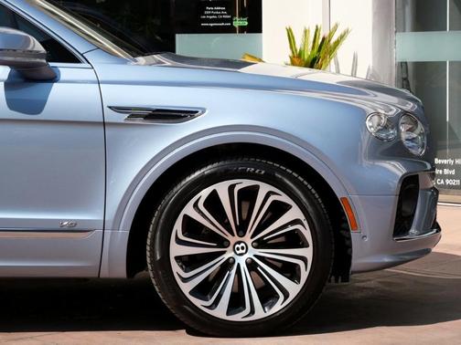 2022 Bentley Bentayga V8