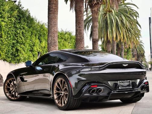 2025 Aston Martin Vantage Base