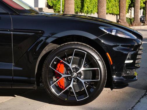 2026 Aston Martin DBX 707