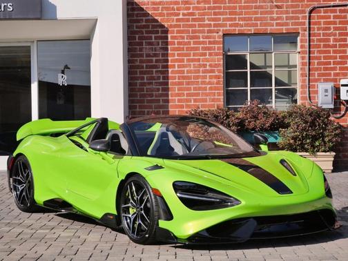 2022 McLaren 765LT 
