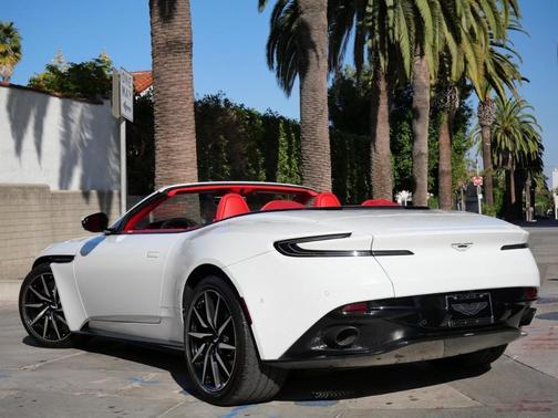 2021 Aston Martin DB11 Volante