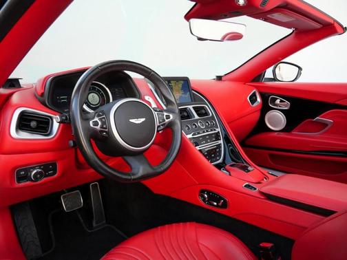 2021 Aston Martin DB11 Volante