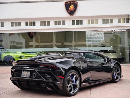 2024 Lamborghini Huracan EVO 