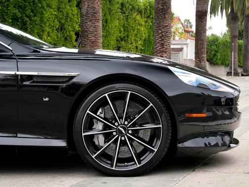 2016 Aston Martin DB9 GT