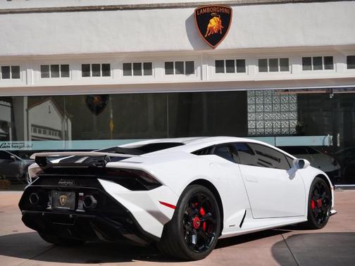 2023 Lamborghini Huracan Tecnica