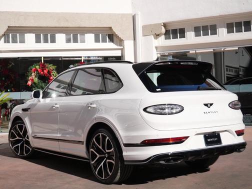 Glacier White 2026 Bentley Bentayga Speed